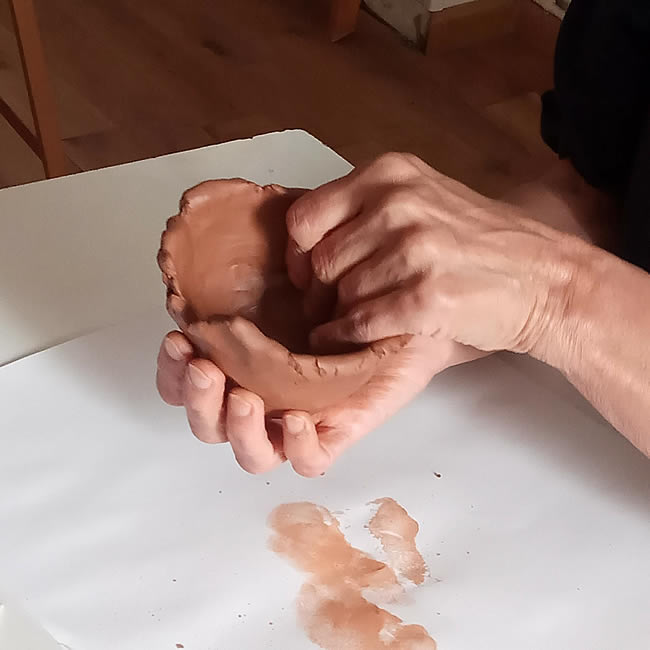 Travail de l'argile, bible et thérapie